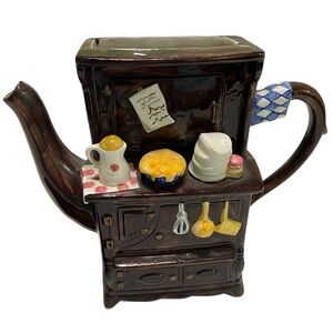 Vintage Style Brown Teapot with Kitchen Motif